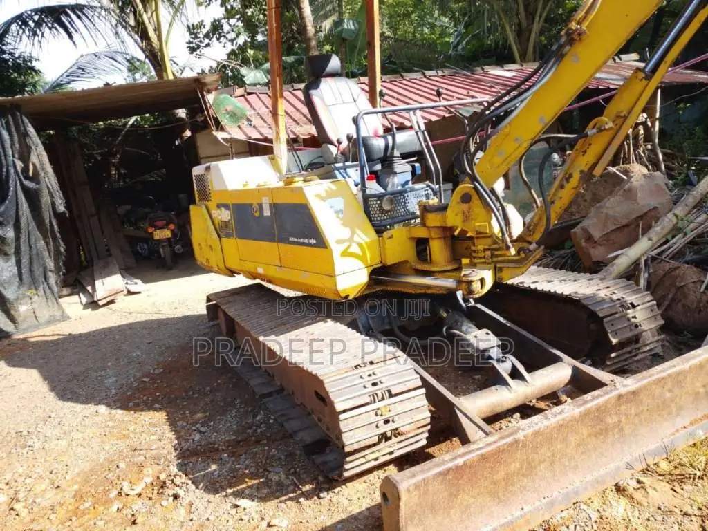 Komatsu 40-6 2015 Heavy-Duty (Used)