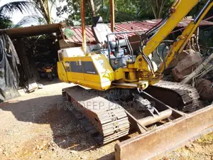 Komatsu 40-6 2015 Heavy-Duty (Used)