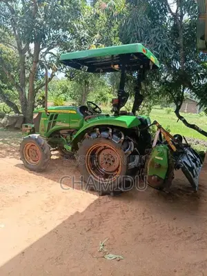 John-Deere 3035E 2017 Tractor (Used)