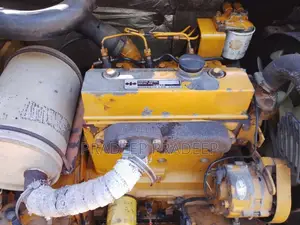 Komatsu 40-6 2015 Heavy-Duty (Used)