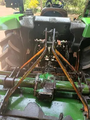 John-Deere 3035E 2017 Tractor (Used)