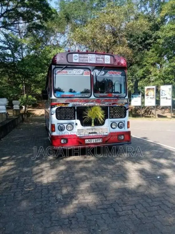 Ashok-Leyland Leyland 2009 Bus (Used)