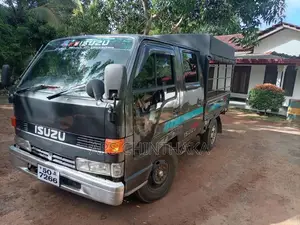 Isuzu ELF 1983 Crew Cab (Used)