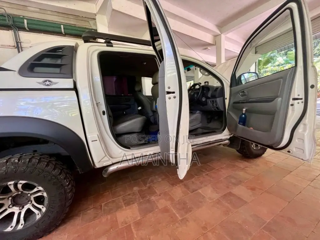 Toyota Hilux 2007 Pickup (Used)