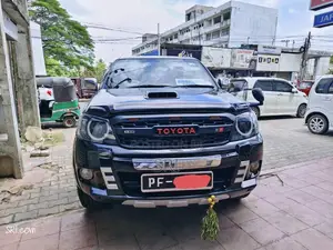Toyota Hilux Vigo 2006 Pickup (Used)
