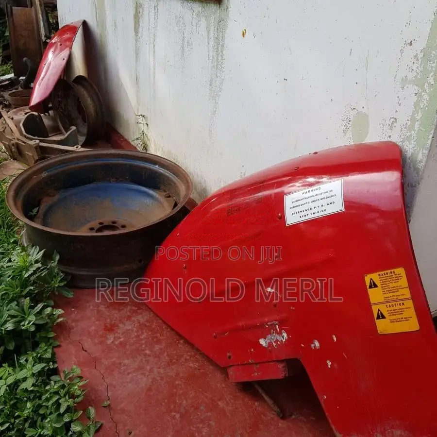 Massey-Ferguson 135 1990 Tractor (Used)