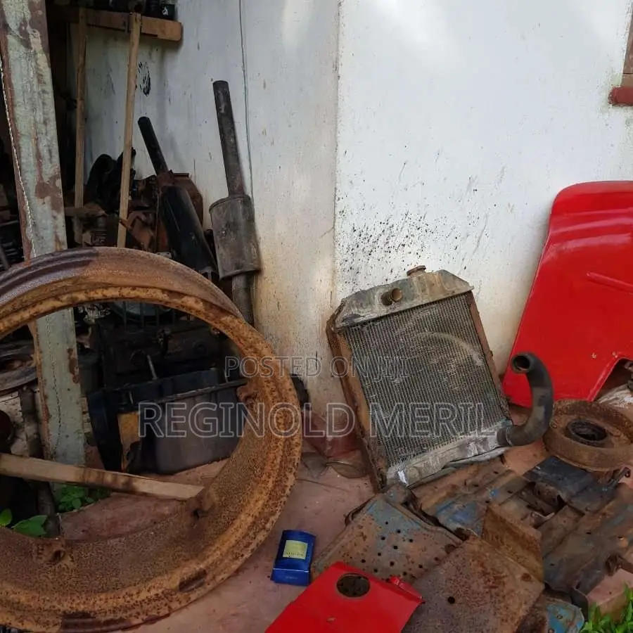 Massey-Ferguson 135 1990 Tractor (Used)