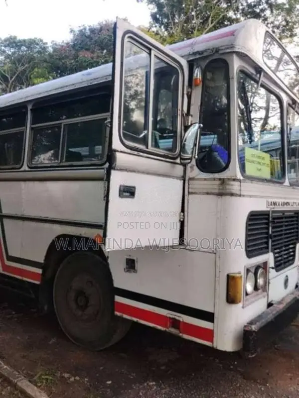Ashok-Leyland Viking 2004 Bus (Used)