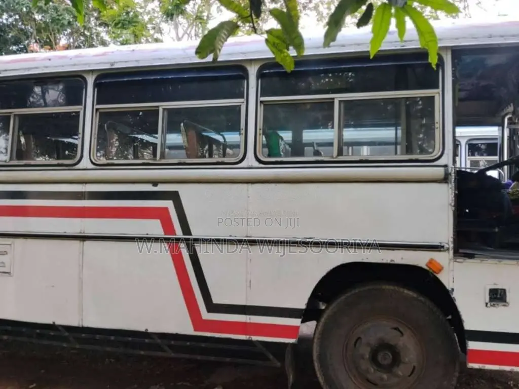 Ashok-Leyland Viking 2004 Bus (Used)