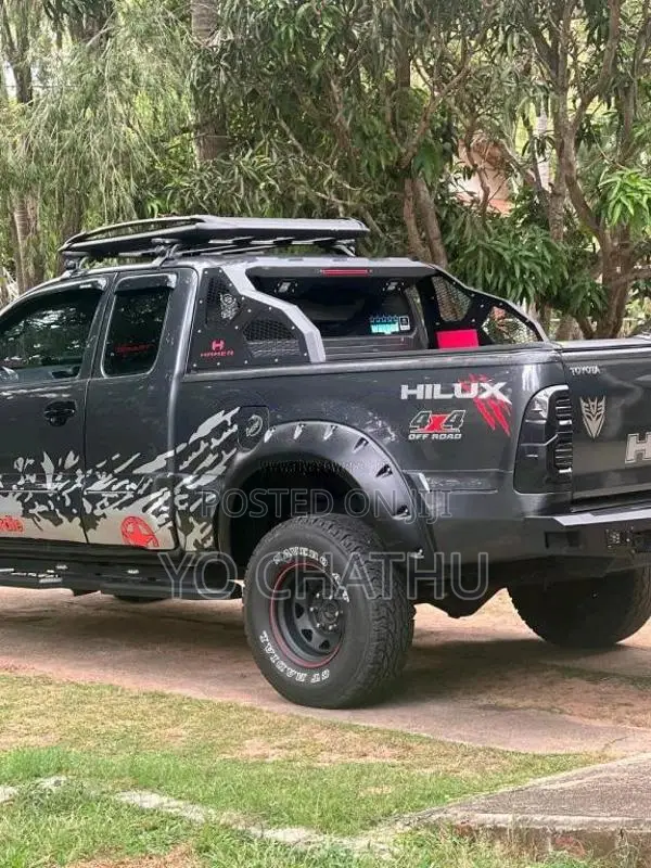 Toyota Hilux Vigo 2010 Pickup (Used)