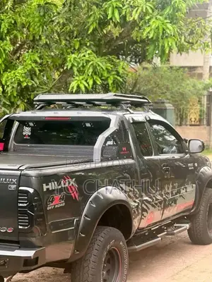 Toyota Hilux Vigo 2010 Pickup (Used)