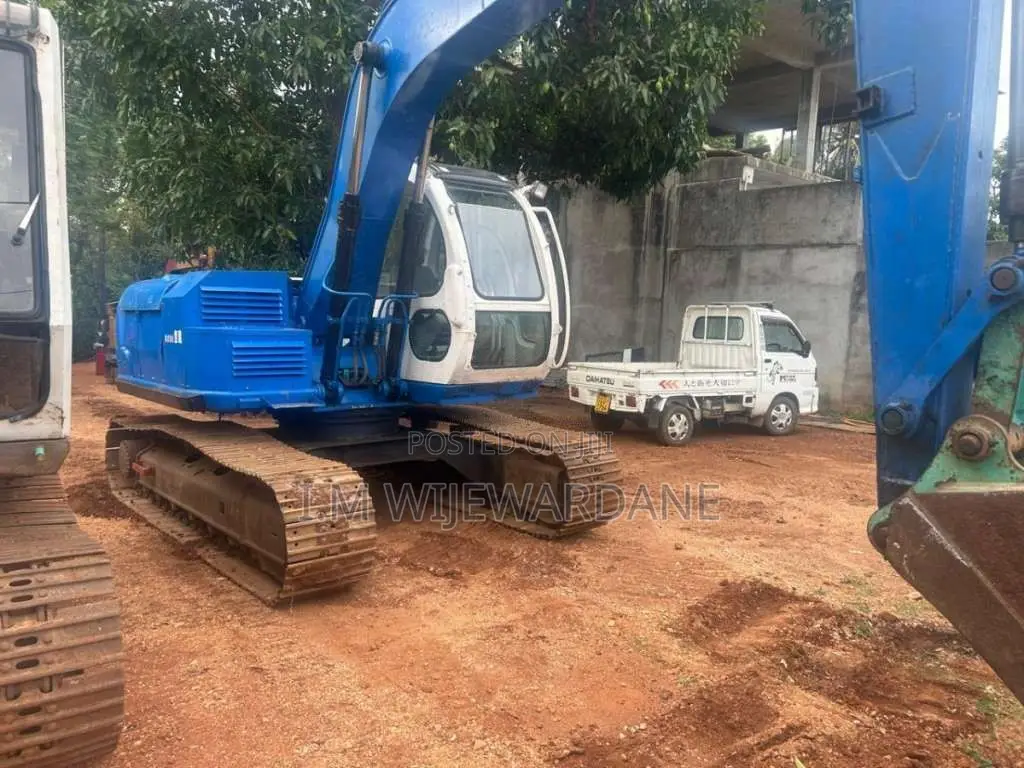 Kobelco Excavator 2000 Heavy-Duty (Used)