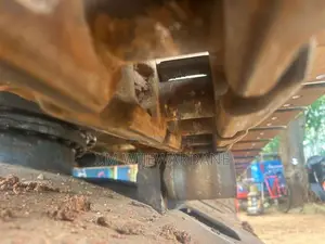 Kobelco Excavator 2000 Heavy-Duty (Used)