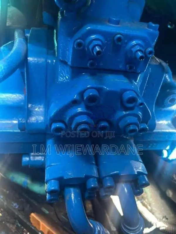 Kobelco Excavator 2000 Heavy-Duty (Used)