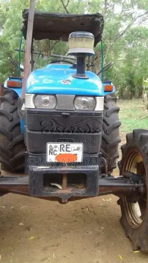 New-Holland 4x4 2017 Tractor (Used)