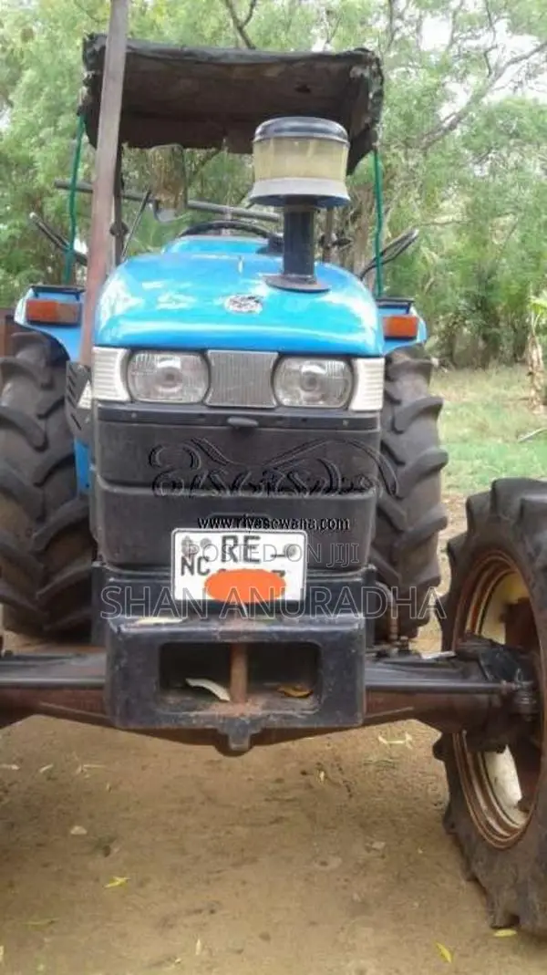 New-Holland 4x4 2017 Tractor (Used)