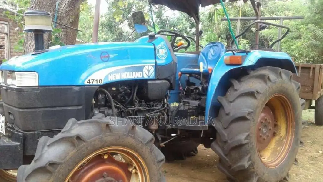 New-Holland 4x4 2017 Tractor (Used)