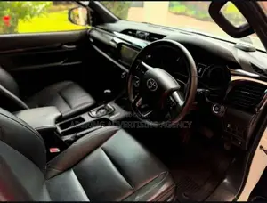 Toyota Hilux Rocco B5 2 8 2020 Pickup (Used)