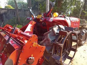 Massey-Ferguson 1552 2019 Tractor (Used)