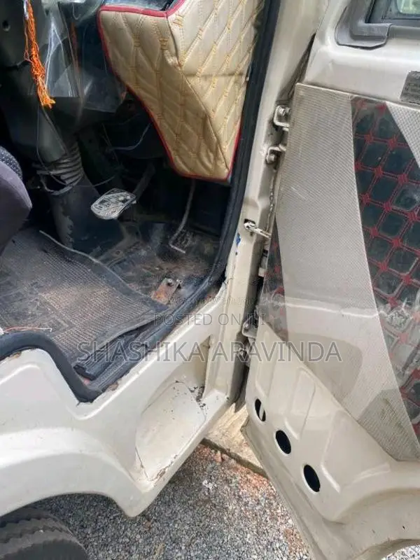 Mitsubishi Baby Rosa 1997 Bus (Used)