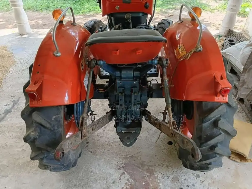 Kubota L2201 2000 Tractor (Used)