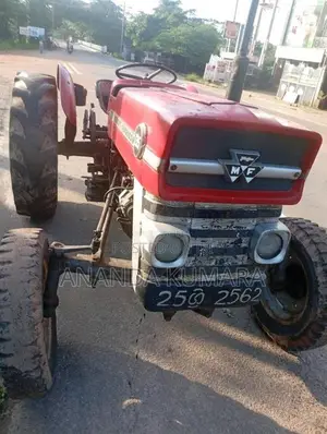 Massey-Ferguson 135 1993 Tractor (Used)