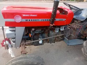 Massey-Ferguson 135 1982 Tractor (Used)