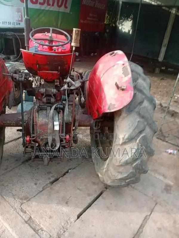 Massey-Ferguson 135 1990 Tractor (Used)