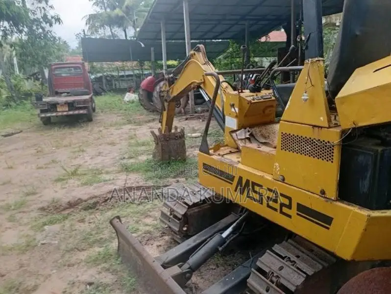 Mitsubishi 22 2021 Heavy-Duty (Used)