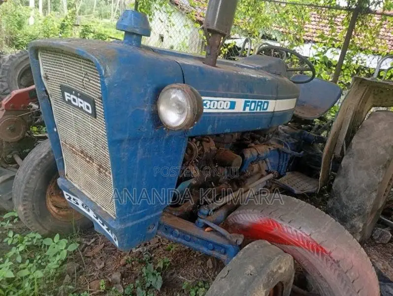 Ford 3000 1996 Tractor (Used)