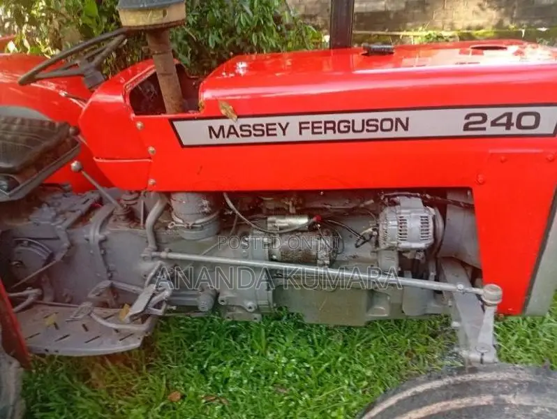 Massey-Ferguson 240 1999 Tractor (Used)