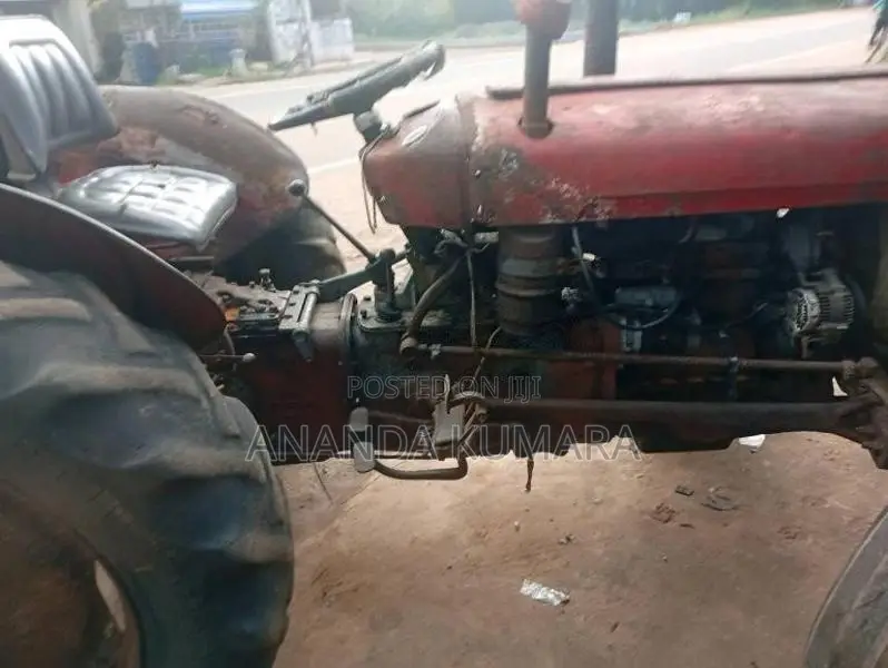 Massey-Ferguson 35 1982 Tractor (Used)