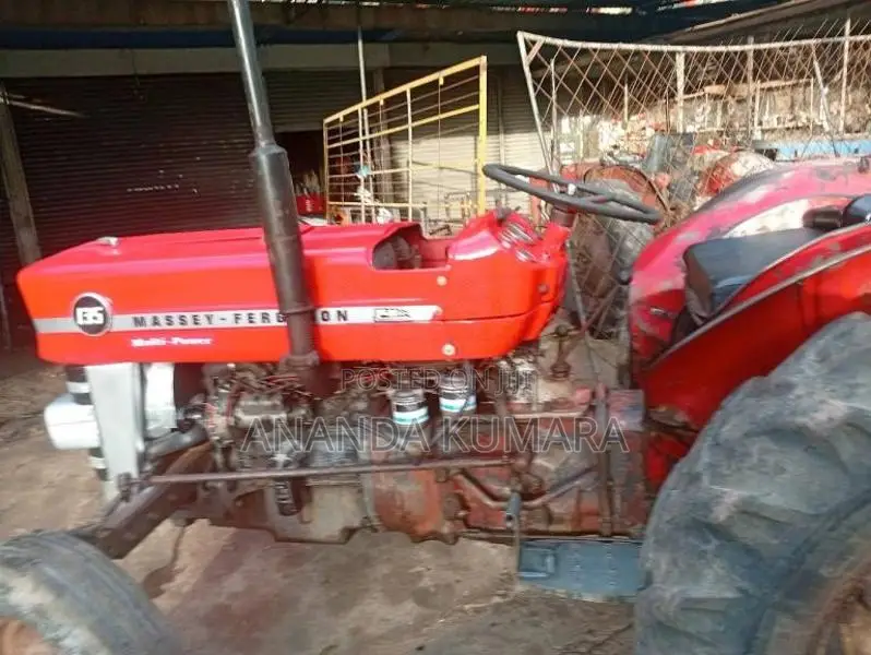 Massey-Ferguson 135 1990 Tractor (Used)
