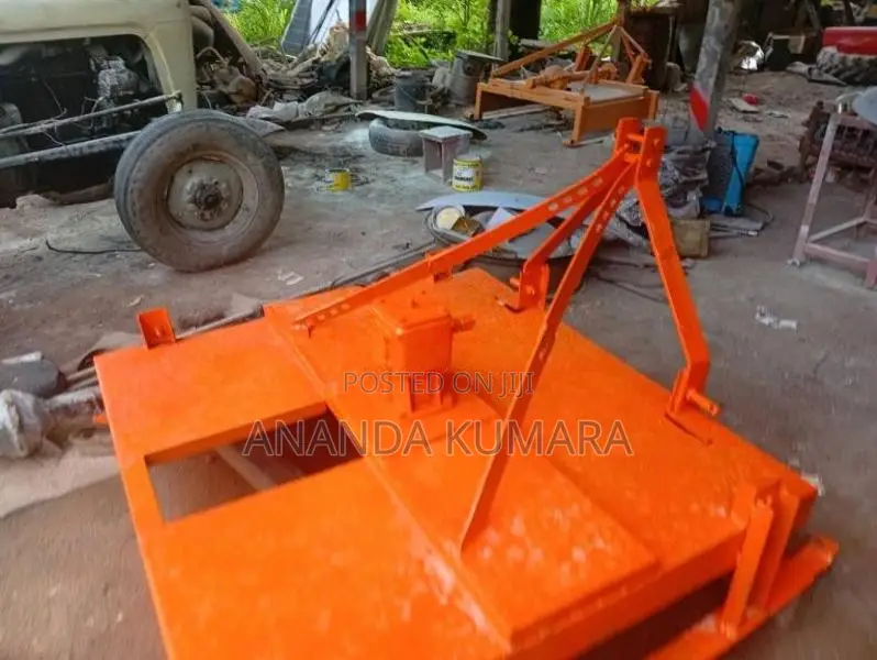 Massey-Ferguson Wisikethi 2025 Tractor (Used)