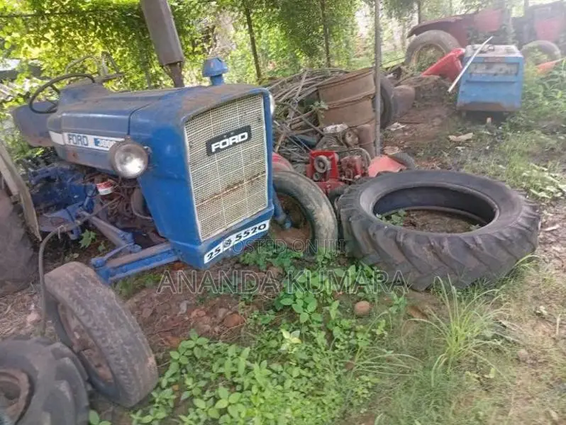 Ford 3000 1996 Tractor (Used)