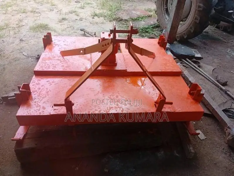 Massey-Ferguson Wisikethi 2025 Tractor (Used)