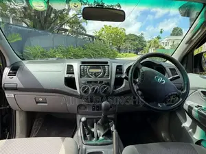 Toyota Hilux Vigo 2011 Pickup (Used)