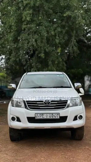Toyota Hilux 2012 Pickup (Used)