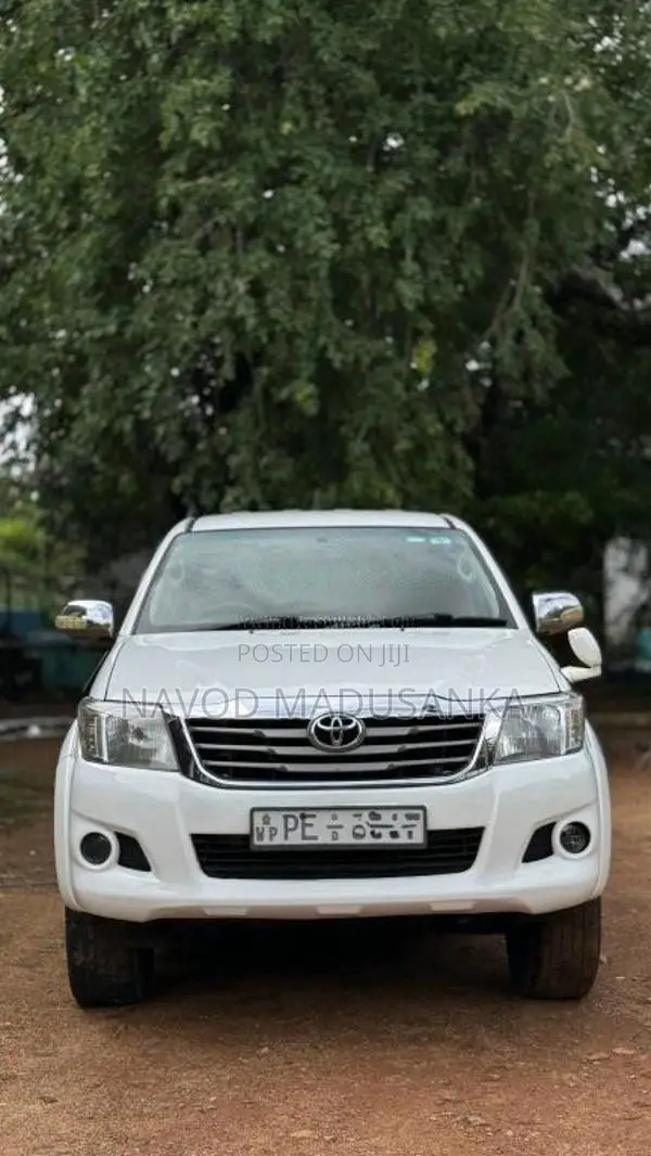Toyota Hilux 2012 Pickup (Used)