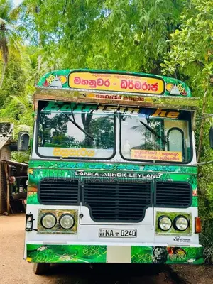 Ashok-Leyland Hino Power 2005 Bus (Used)