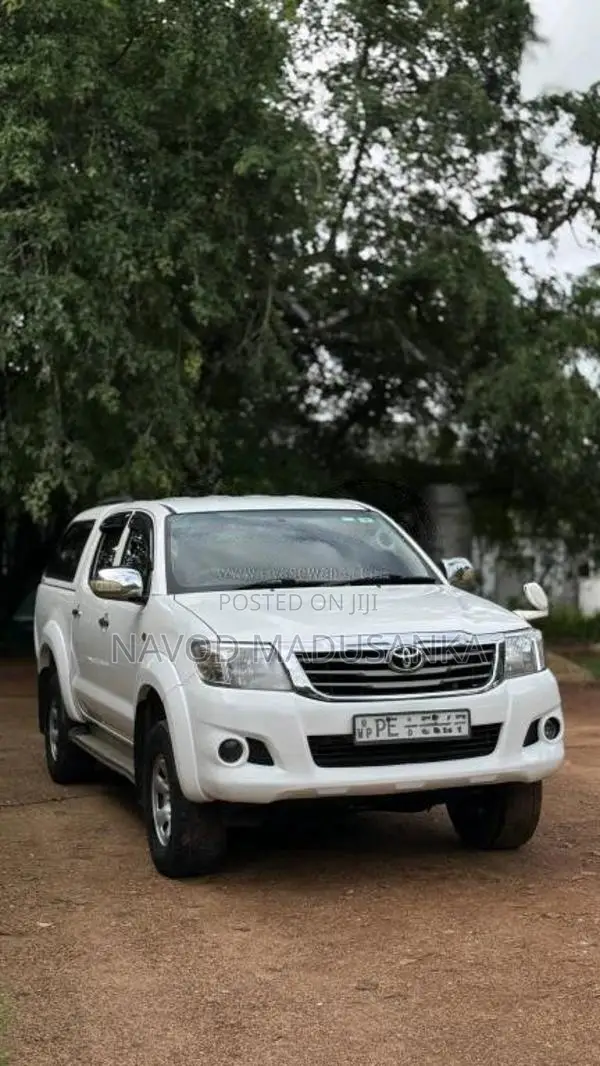 Toyota Hilux 2012 Pickup (Used)