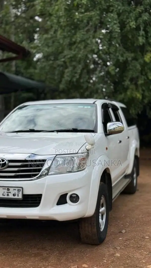 Toyota Hilux 2012 Pickup (Used)