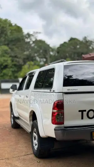 Toyota Hilux 2012 Pickup (Used)