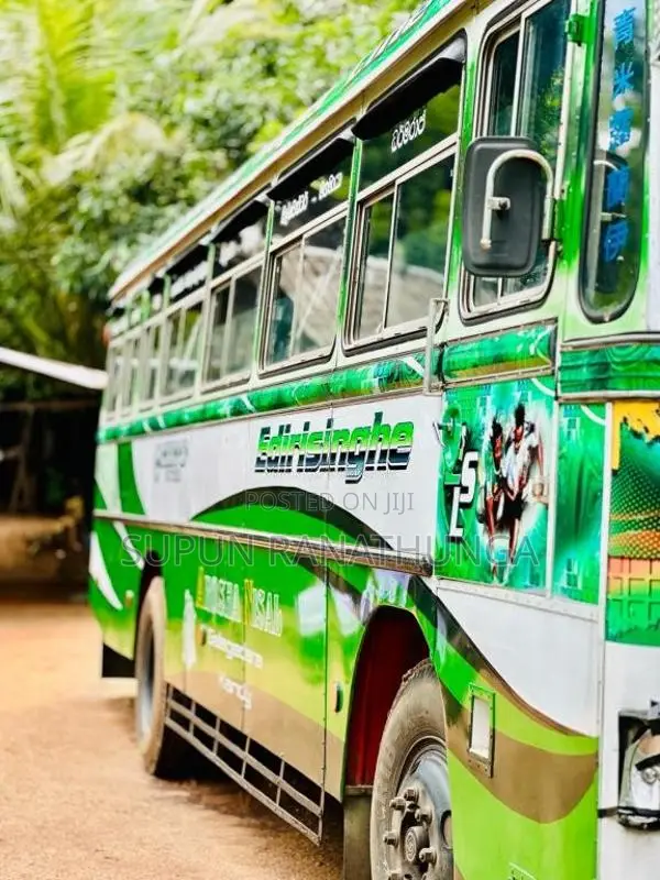 Ashok-Leyland Hino Power 2005 Bus (Used)