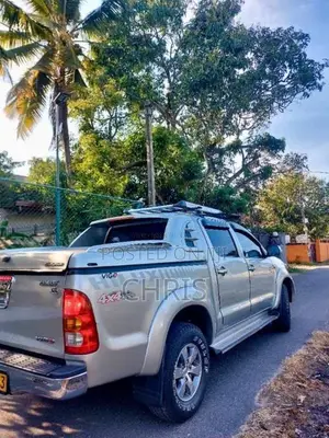 Toyota Hilux 2006 Pickup (Used)