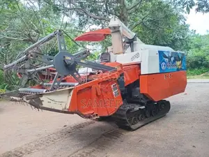 Kubota Harvester 68 2015 Heavy-Duty (Used)