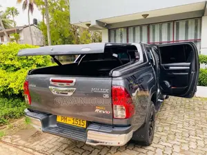 Toyota Hilux 2018 Pickup (Used)