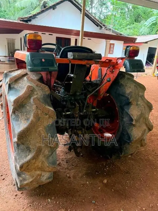 Kubota L4508 2017 Tractor (Used)