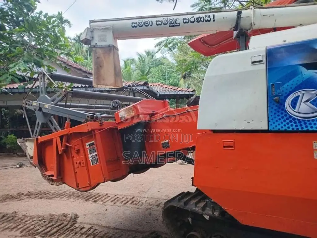 Kubota Harvester 68 2015 Heavy-Duty (Used)