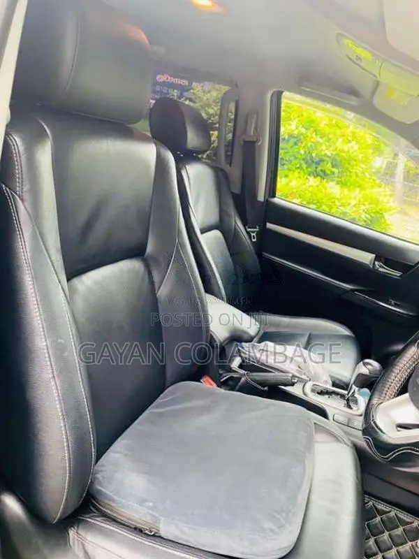 Toyota Hilux 2018 Pickup (Used)